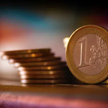 Procentu likmes sasniedz virsotnes 