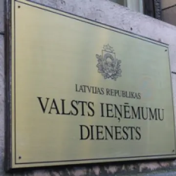 Vai par reprezentatīvo auto uzņēmumam ir jāmaksā UVTN?