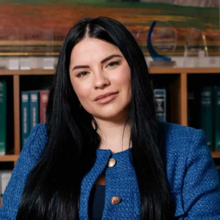 Vai valdes loceklis drīkst veikt pārdevēja pienākumus?