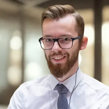 Negadījums ar skrejriteni darba laikā – kurš atbildīgs?