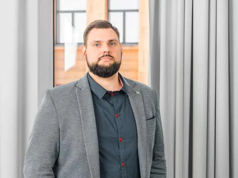 Vai drīkst aizvietot vairākus kolēģus?