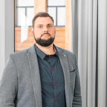 Vai drīkst aizvietot vairākus kolēģus?