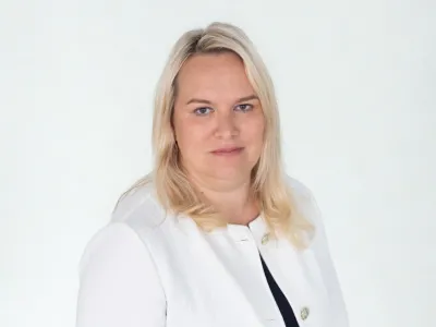 Vai var atbrīvot no darba ar īsziņu?