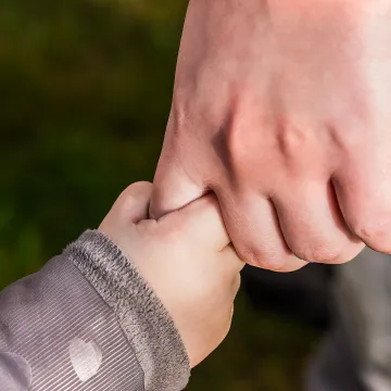 Īpašie noteikumi topošo un esošo vecāku nodarbināšanai