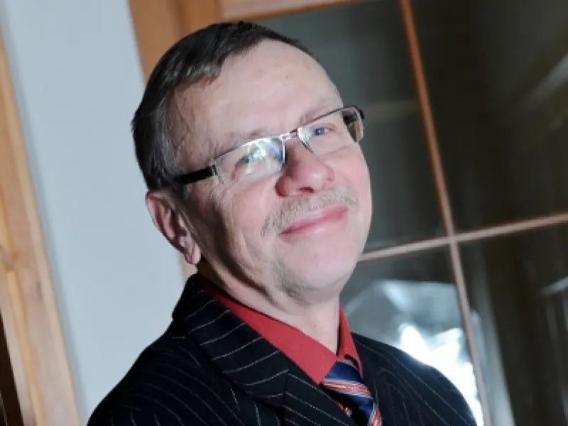 Vai atvaļinājuma nauda jārēķina par dienām vai stundām?